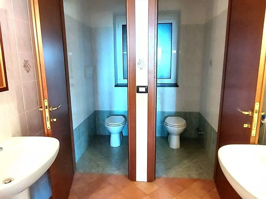 Immagine 37 di Villa in vendita  a Carro