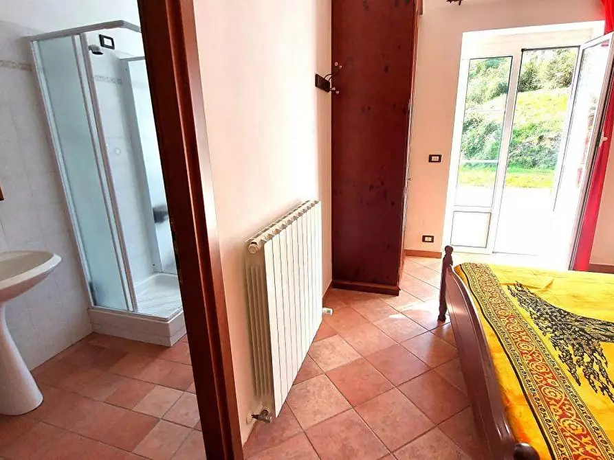 Immagine 31 di Villa in vendita  a Carro