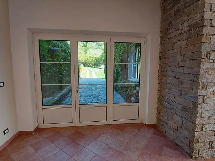 Immagine 21 di Villa in vendita  a Carro