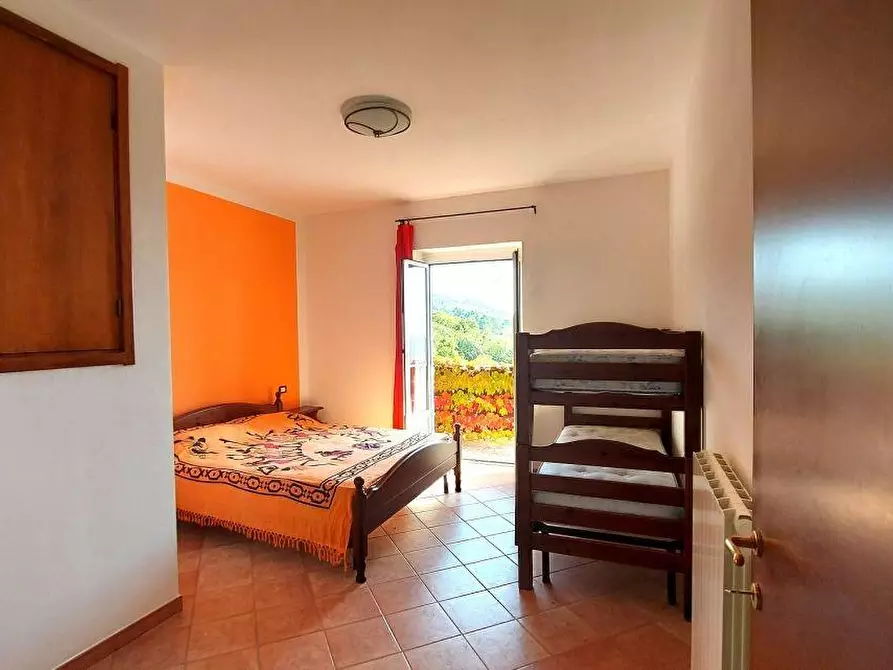 Immagine 24 di Villa in vendita  a Carro