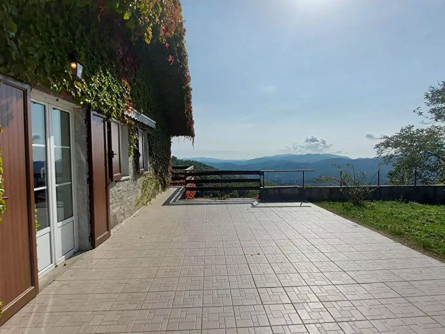 Immagine 43 di Villa in vendita  a Carro