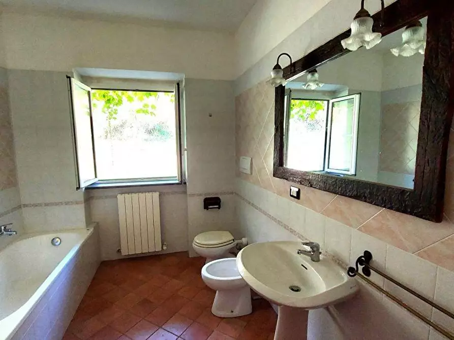 Immagine 35 di Villa in vendita  a Carro