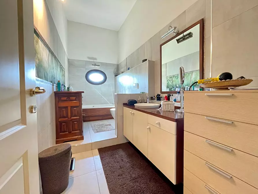 Immagine 17 di Appartamento in vendita  a Pontedera