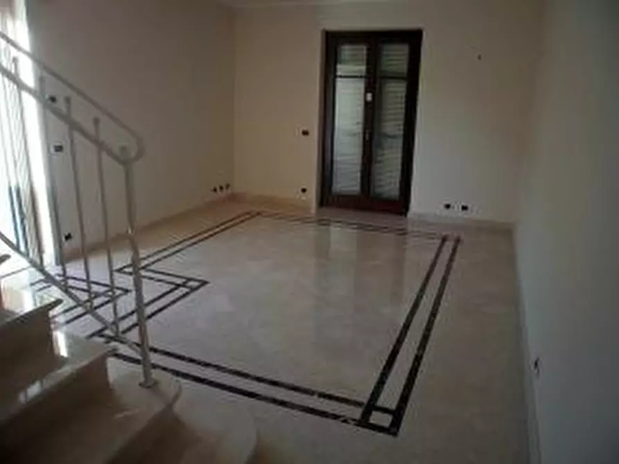 Immagine 1 di Casa bifamiliare in vendita  a Carrara