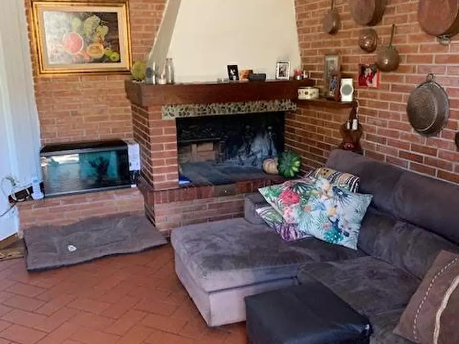 Immagine 5 di Villa in vendita  a Calci