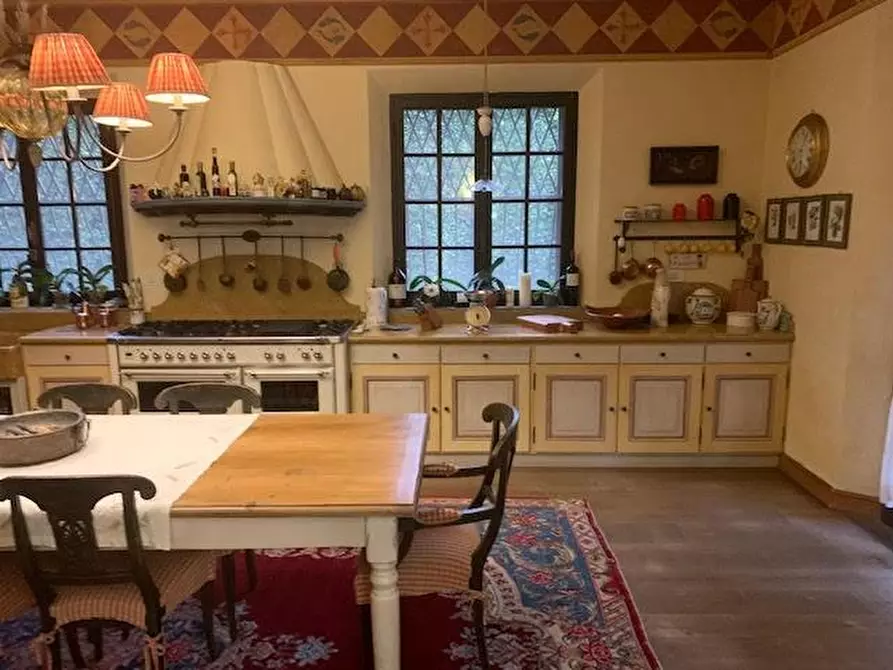 Immagine 9 di Villa in vendita  a Pisa