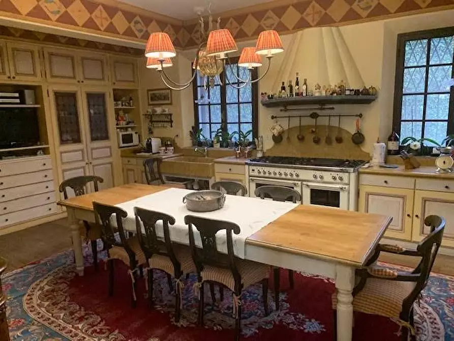 Immagine 8 di Villa in vendita  a Pisa