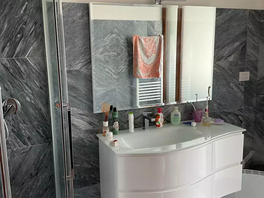 Immagine 8 di Appartamento in vendita  a Carrara