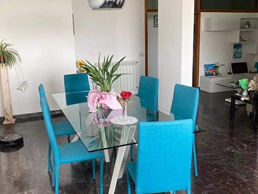 Immagine 3 di Appartamento in vendita  a Carrara