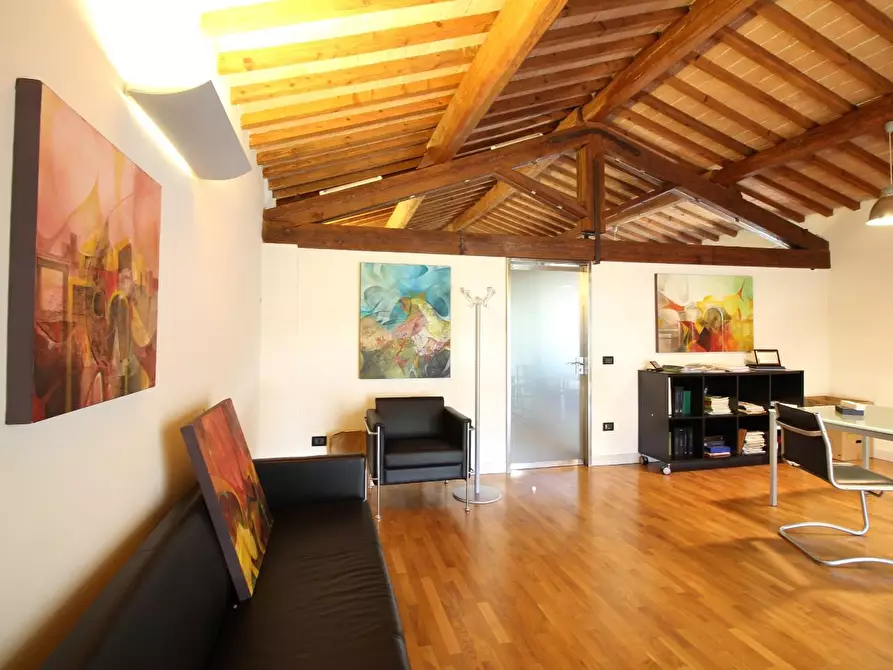 Immagine 13 di Ufficio in vendita  a Pontedera