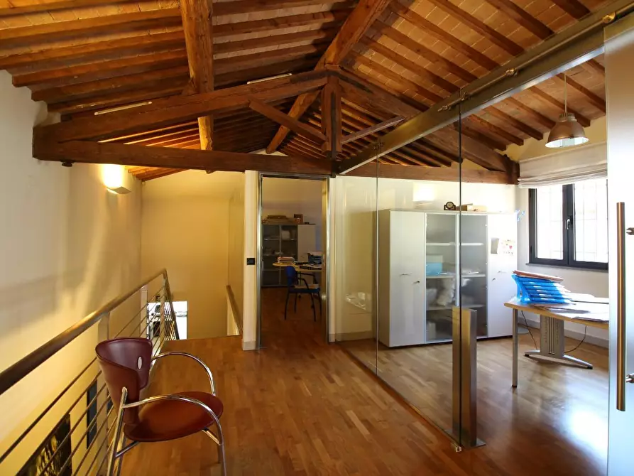 Immagine 9 di Ufficio in vendita  a Pontedera