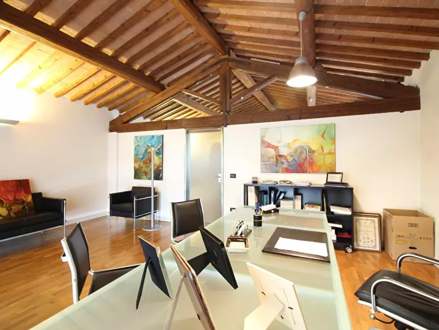 Immagine 16 di Ufficio in vendita  a Pontedera