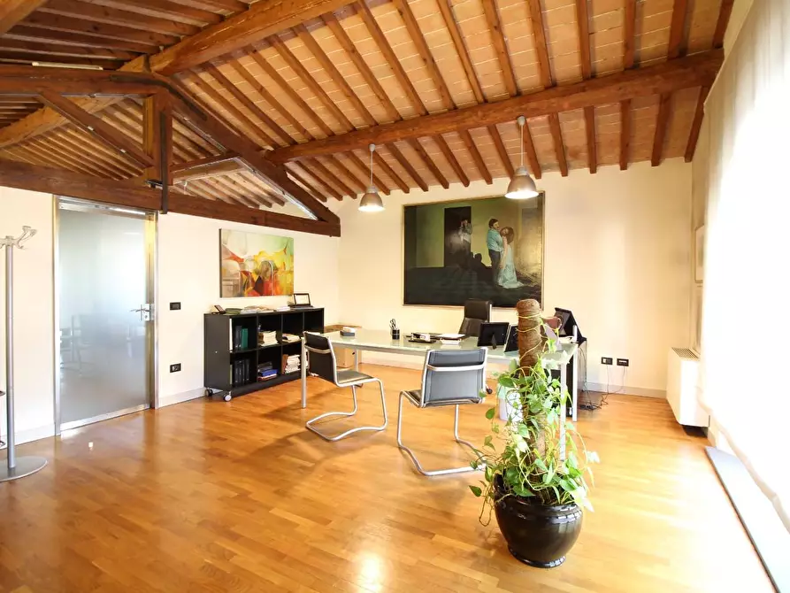 Immagine 12 di Ufficio in vendita  a Pontedera
