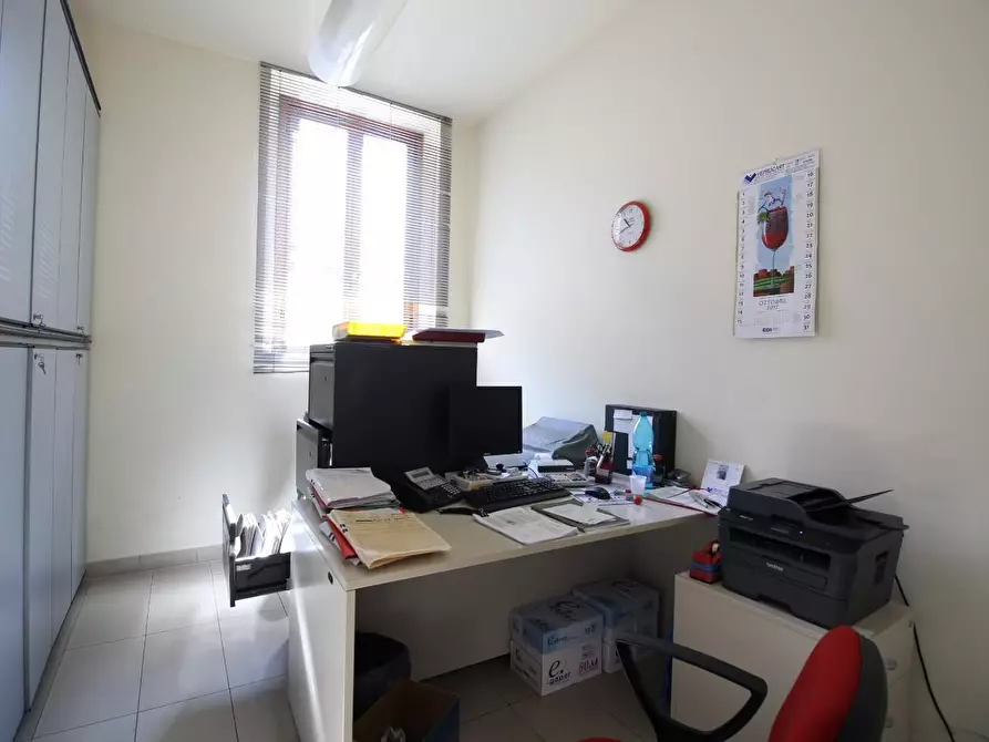 Immagine 4 di Ufficio in vendita  a Pontedera