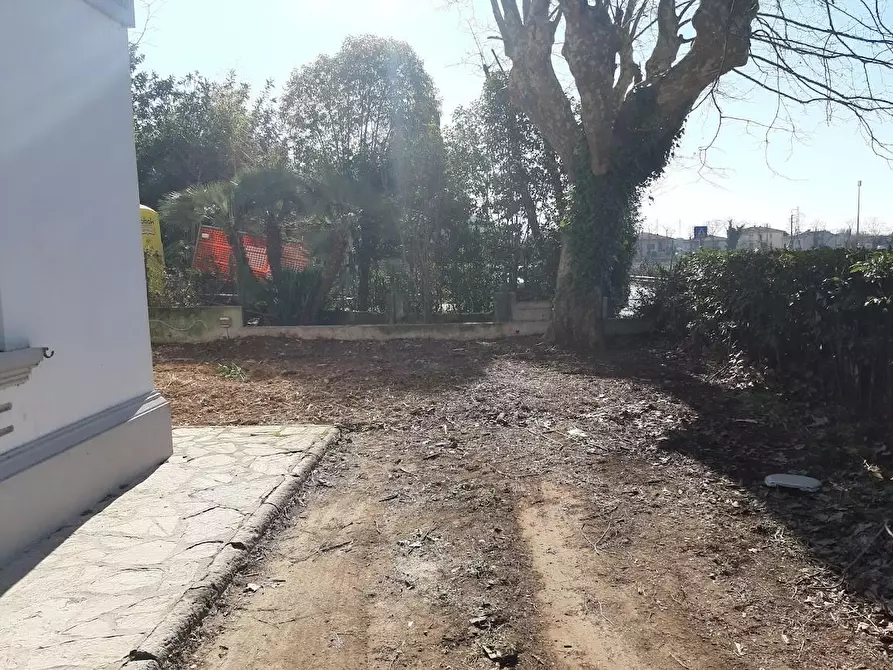 Immagine 25 di Casa bifamiliare in vendita  a San Giuliano Terme