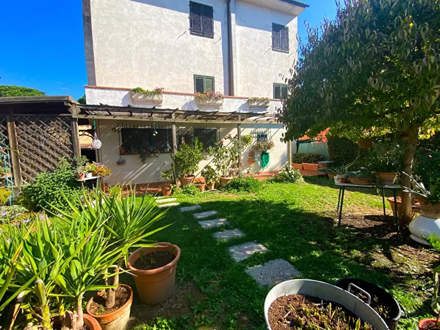 Immagine 1 di Casa indipendente in vendita  a Empoli