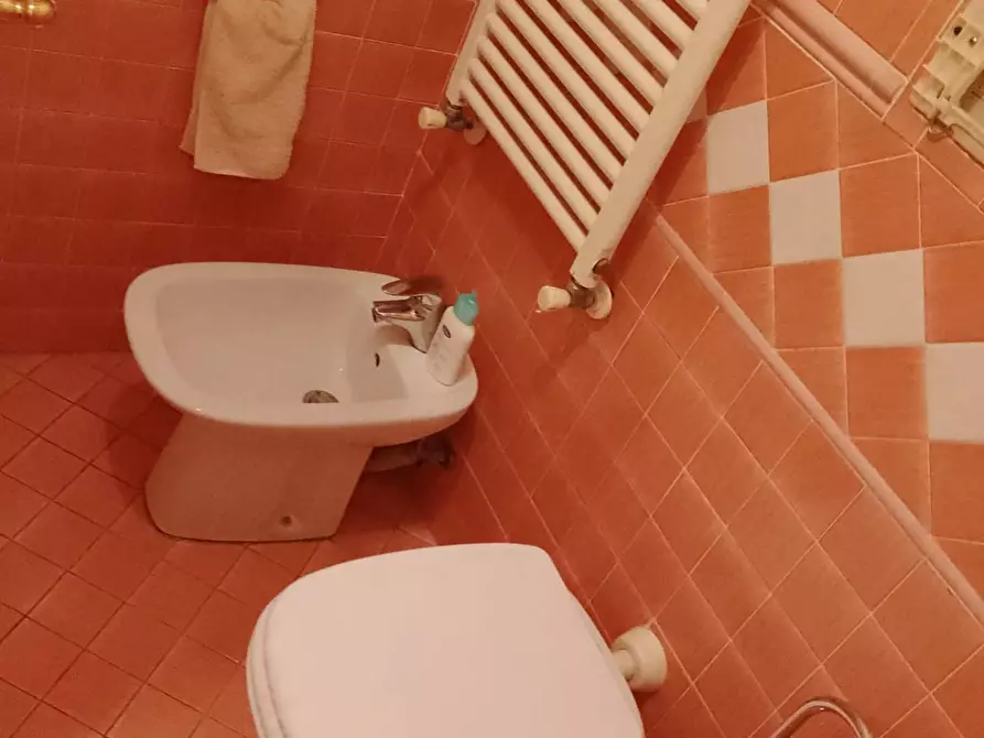 Immagine 8 di Appartamento in vendita  a Livorno