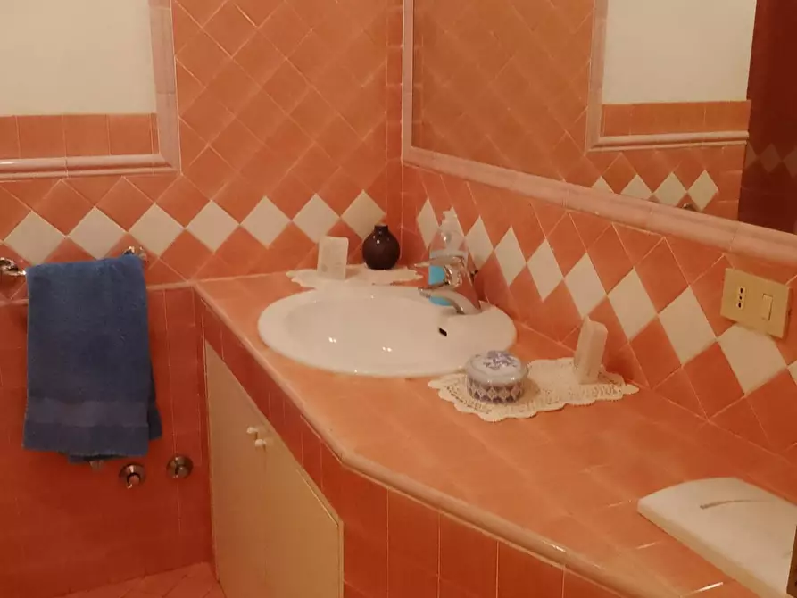 Immagine 4 di Appartamento in vendita  a Livorno