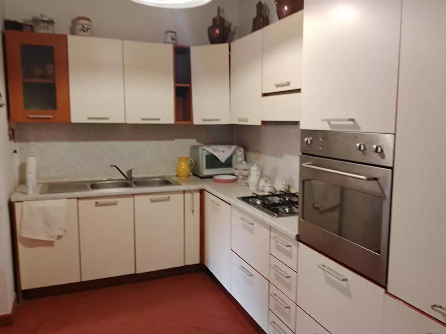 Immagine 11 di Appartamento in vendita  a Livorno