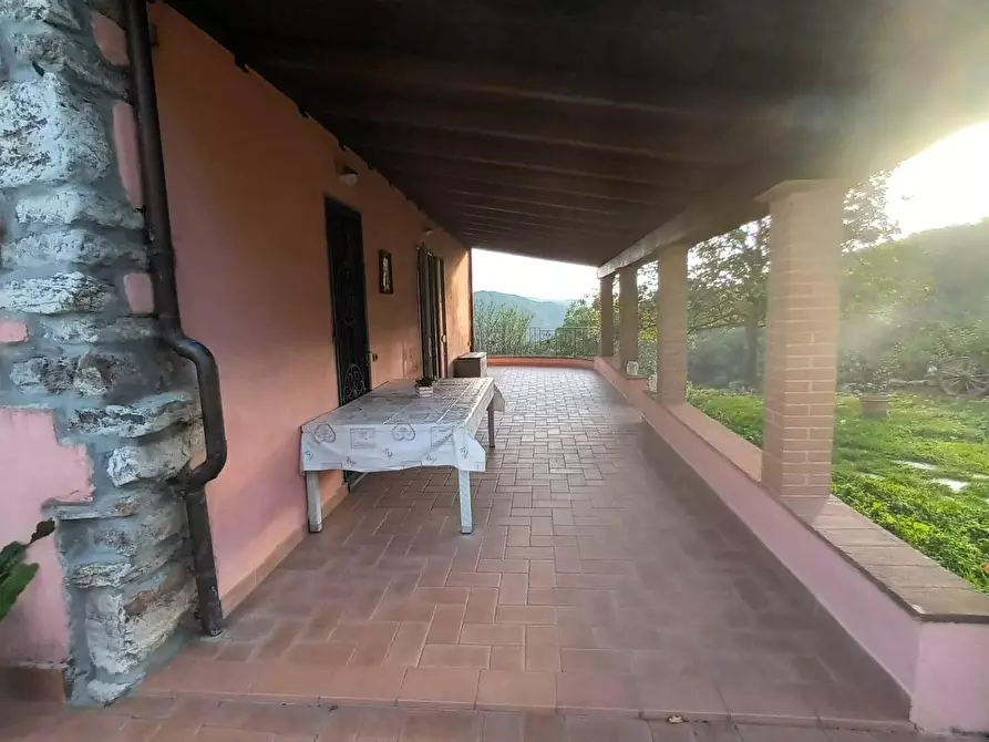 Immagine 37 di Villa in vendita  a Pescaglia