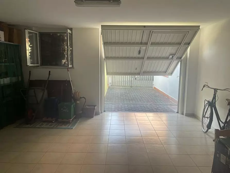 Immagine 39 di Villetta a schiera in vendita  a Carrara