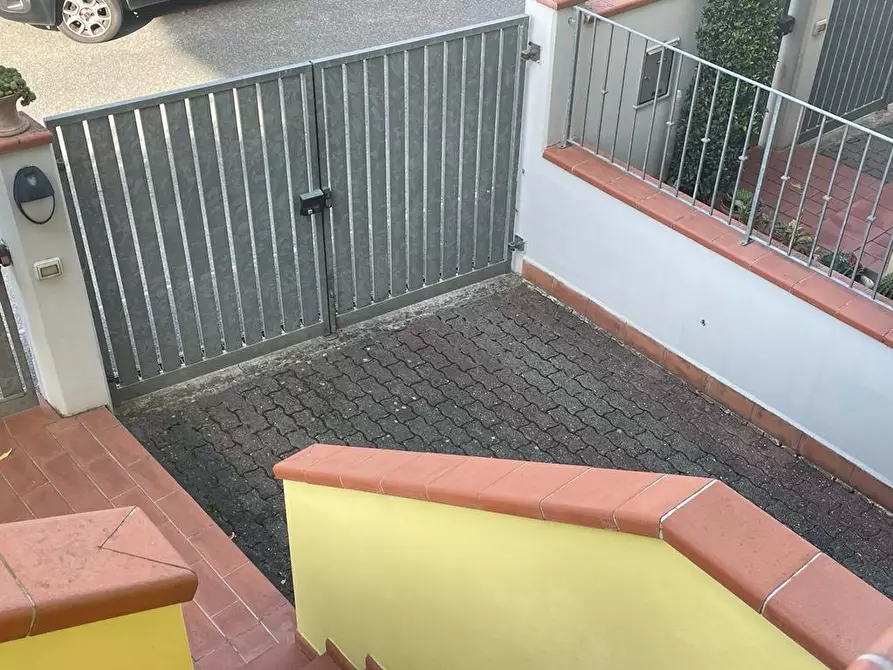 Immagine 42 di Villetta a schiera in vendita  a Carrara