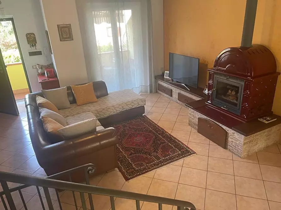 Immagine 9 di Villetta a schiera in vendita  a Carrara