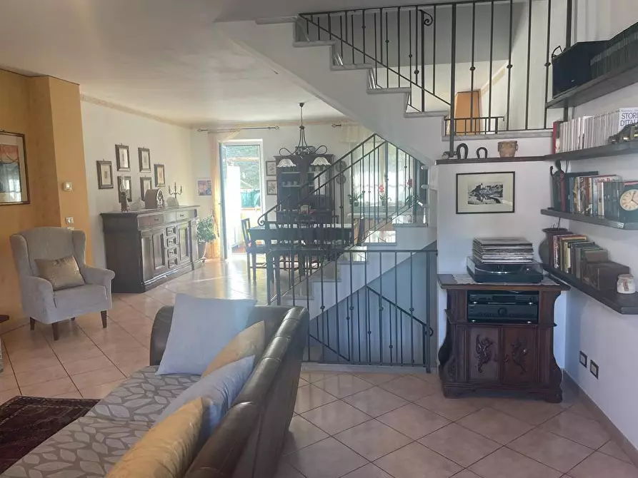 Immagine 11 di Villetta a schiera in vendita  a Carrara