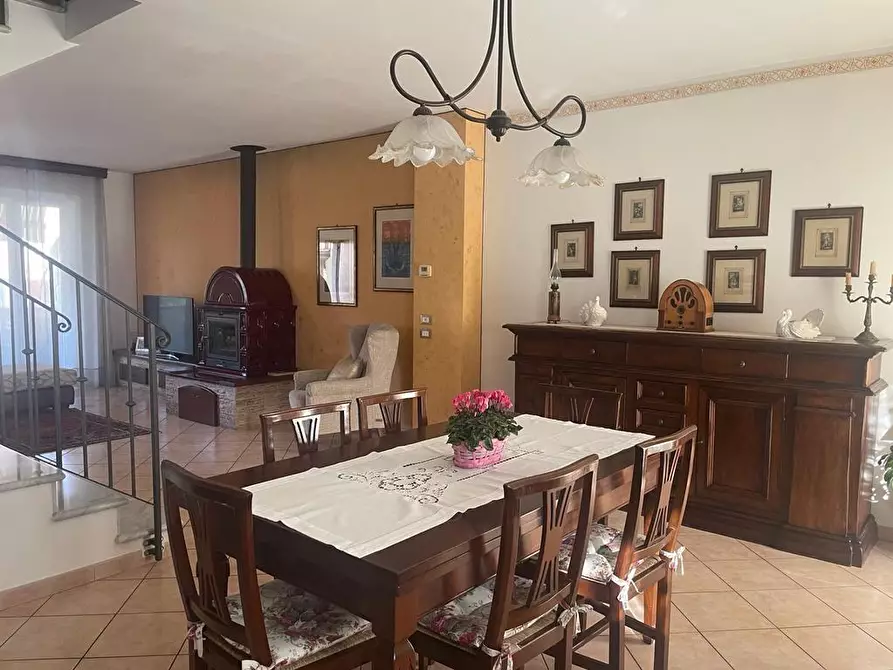 Immagine 7 di Villetta a schiera in vendita  a Carrara