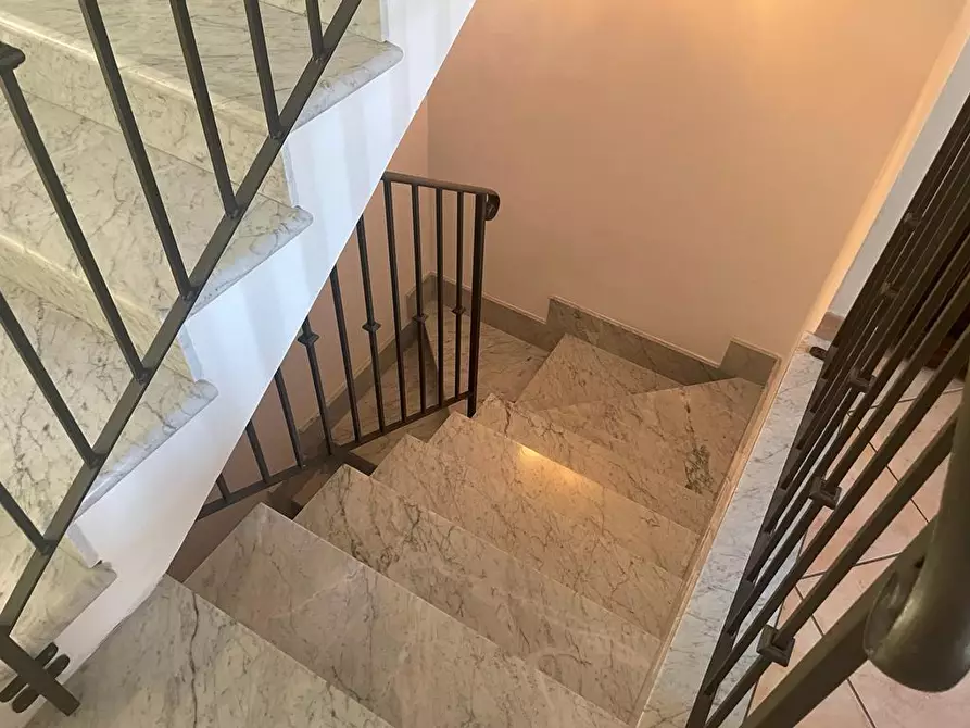 Immagine 32 di Villetta a schiera in vendita  a Carrara