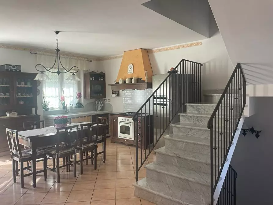 Immagine 4 di Villetta a schiera in vendita  a Carrara