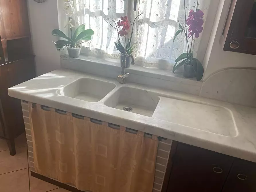 Immagine 6 di Villetta a schiera in vendita  a Carrara