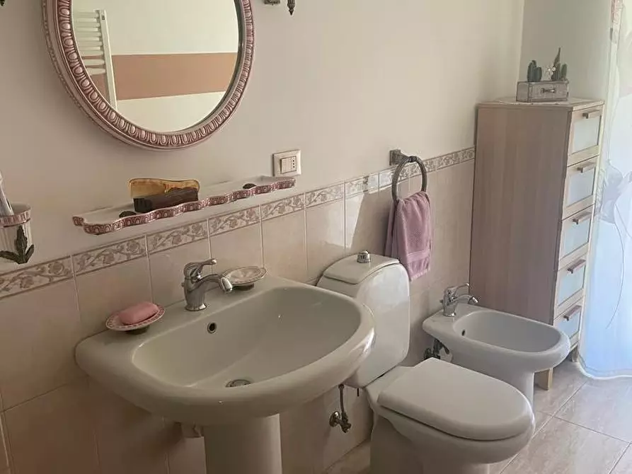 Immagine 24 di Villetta a schiera in vendita  a Carrara