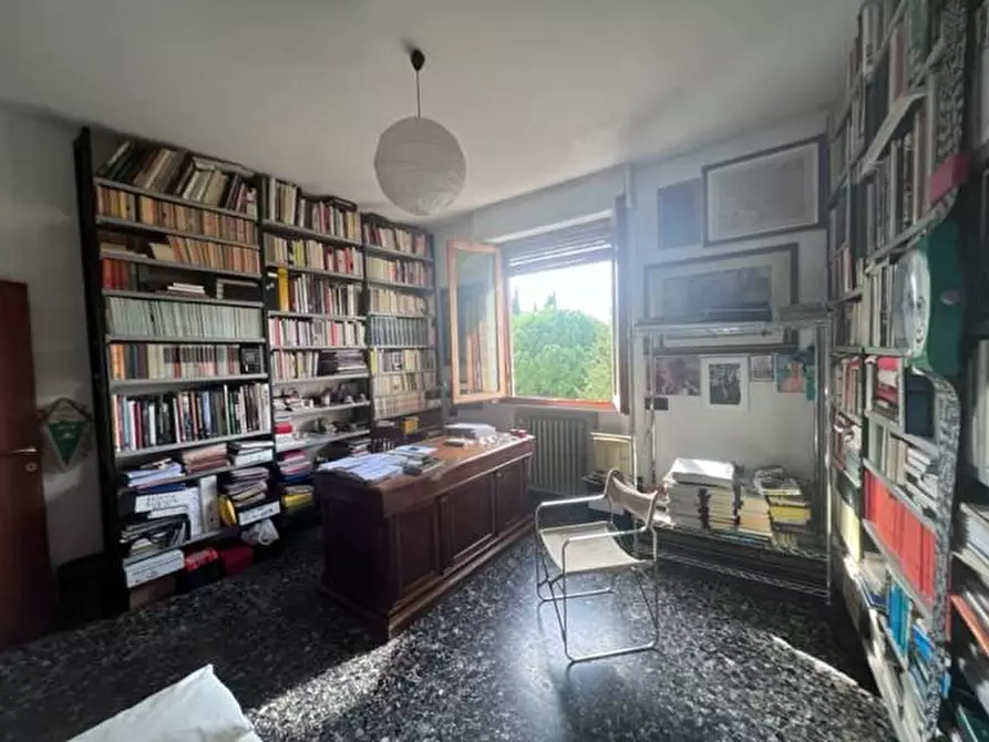 Immagine 12 di Appartamento in vendita  a Siena