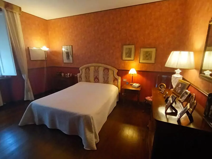 Immagine 17 di Casa semindipendente in vendita  a Lucca