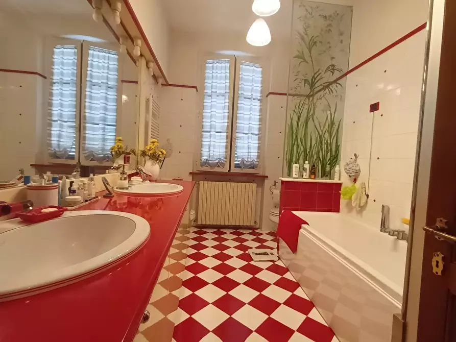 Immagine 20 di Casa semindipendente in vendita  a Lucca