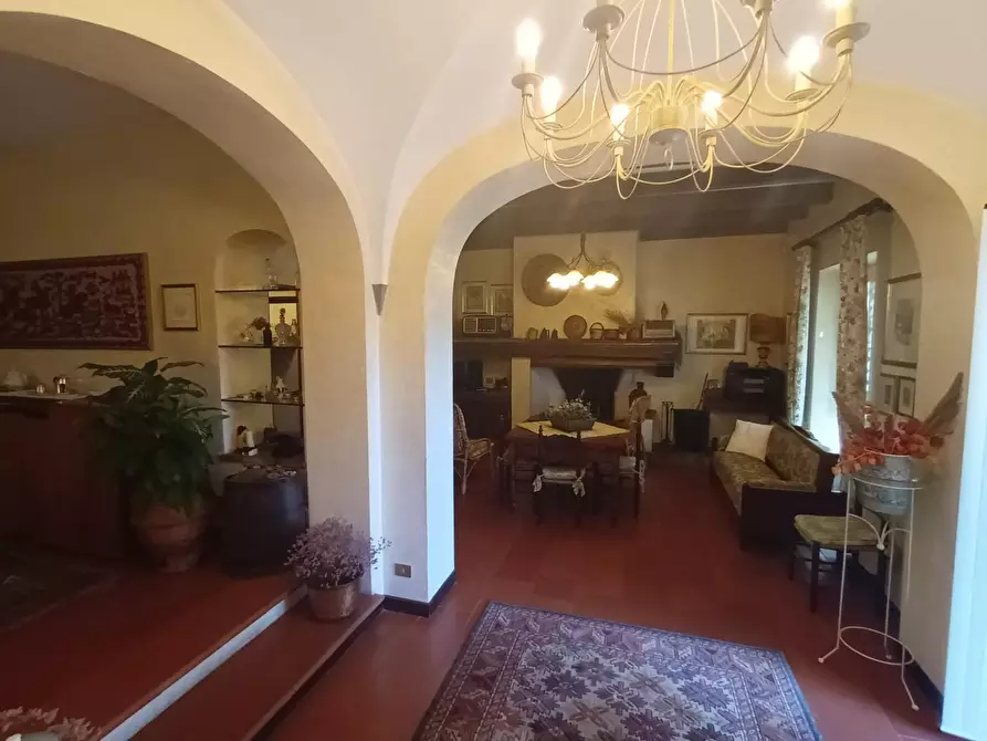 Immagine 11 di Casa semindipendente in vendita  a Lucca