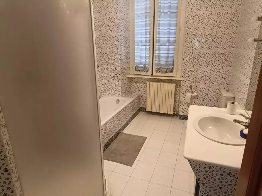 Immagine 27 di Casa semindipendente in vendita  a Lucca