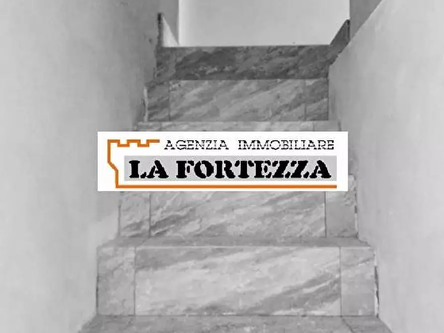 Immagine 14 di Appartamento in vendita  a Pisa