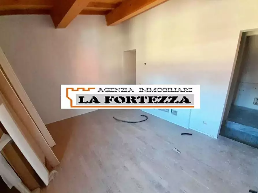 Immagine 13 di Appartamento in vendita  a Pisa