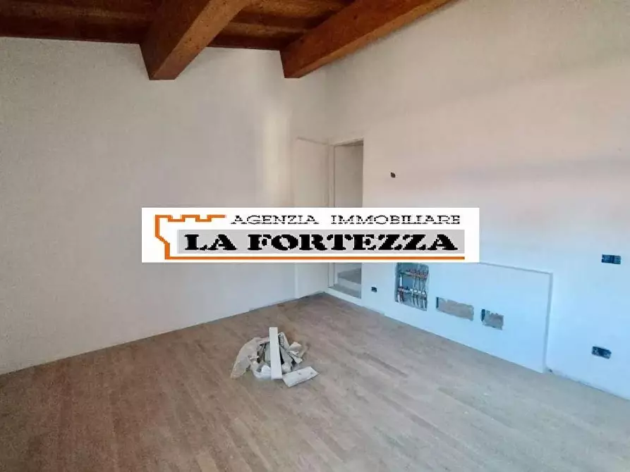 Immagine 15 di Appartamento in vendita  a Pisa