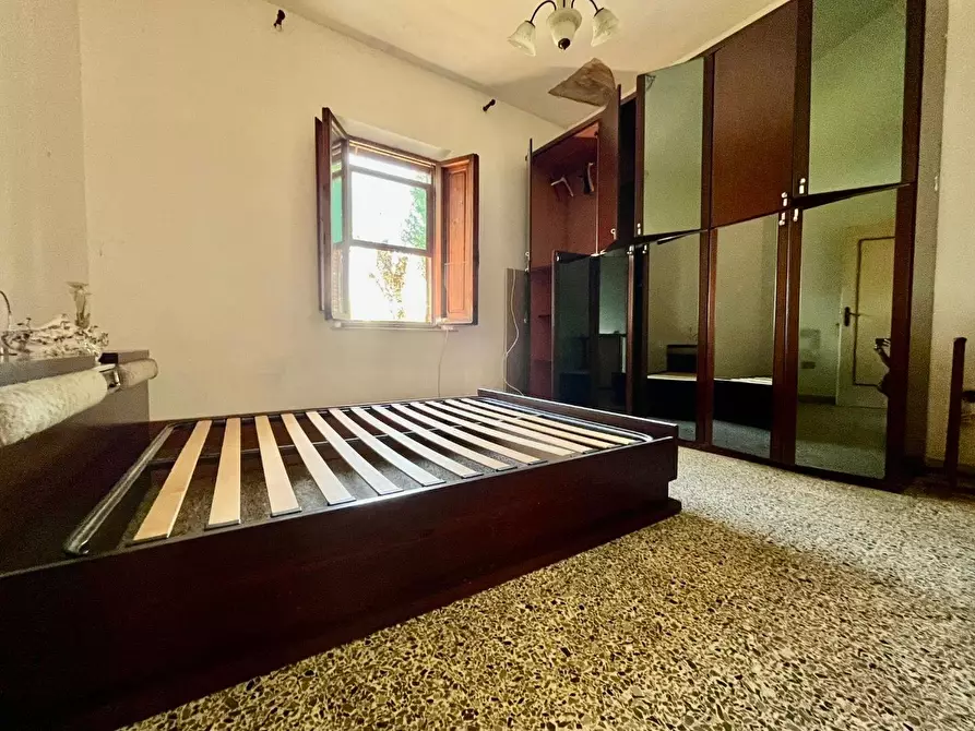 Immagine 9 di Casa indipendente in vendita  a Pontedera