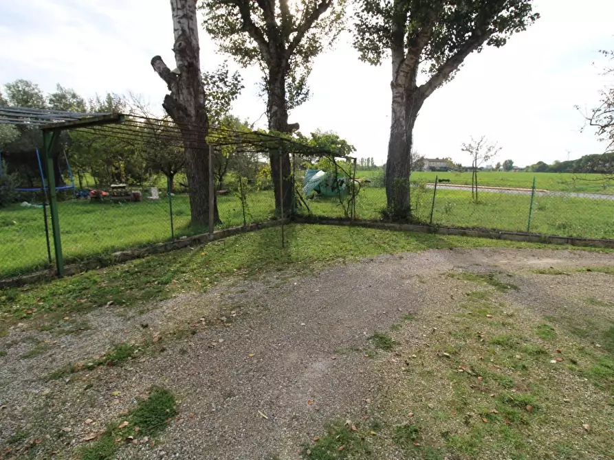 Immagine 14 di Casa indipendente in vendita  a Pontedera