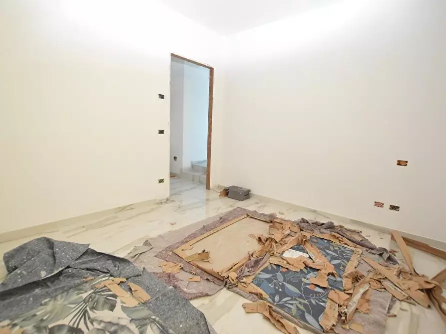 Immagine 14 di Appartamento in vendita  a Lucca