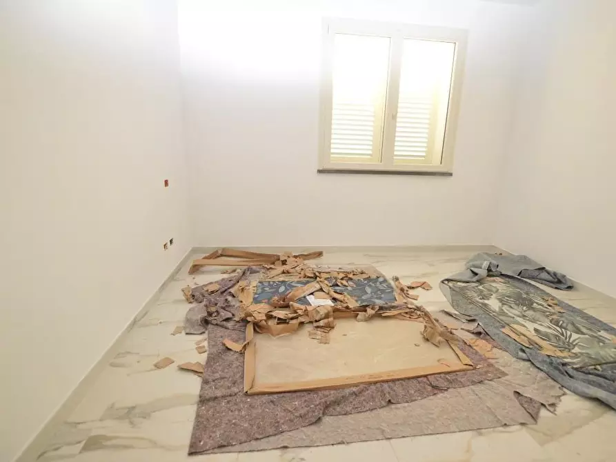 Immagine 13 di Appartamento in vendita  a Lucca