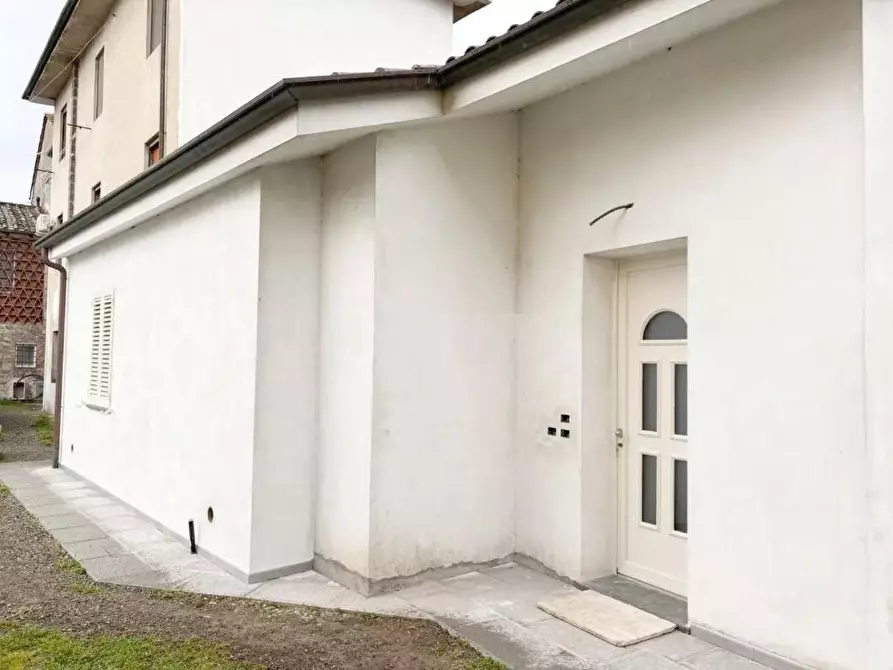 Immagine 1 di Appartamento in vendita  a Lucca