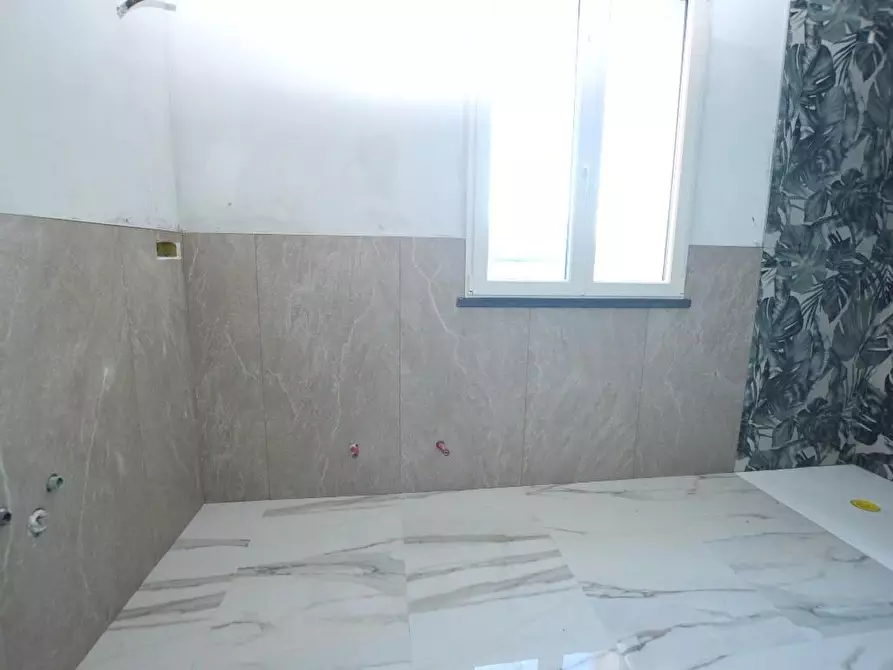 Immagine 9 di Appartamento in vendita  a Lucca