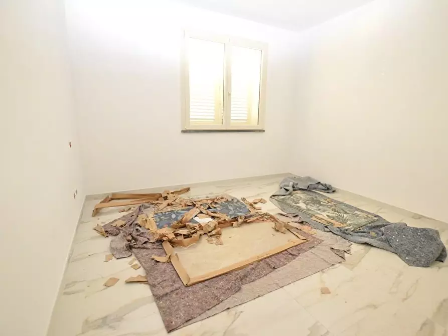 Immagine 12 di Appartamento in vendita  a Lucca