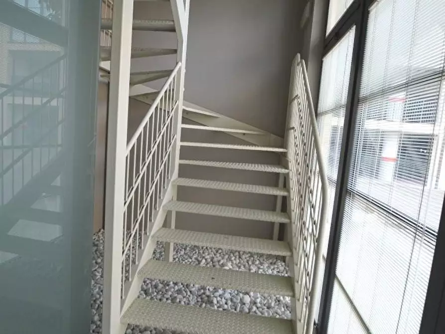 Immagine 12 di Attività artigianale in vendita  a Lucca