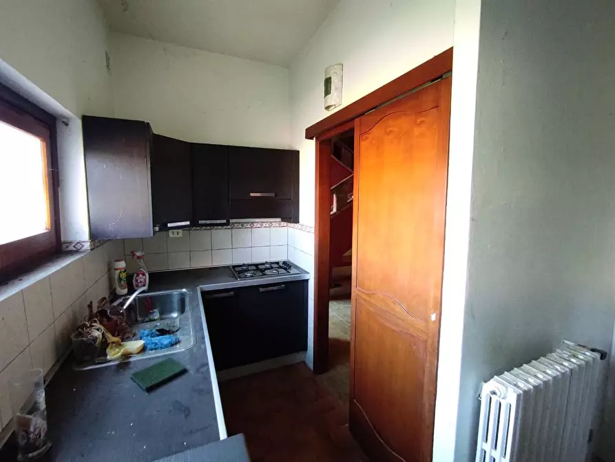 Immagine 7 di Villa in vendita  a Ortonovo